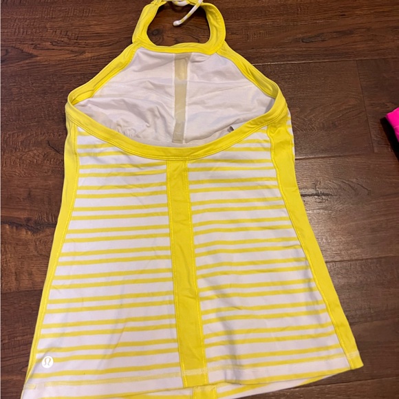 *BUNDLE* of 5 lululemon tops - Picture 9 of 11